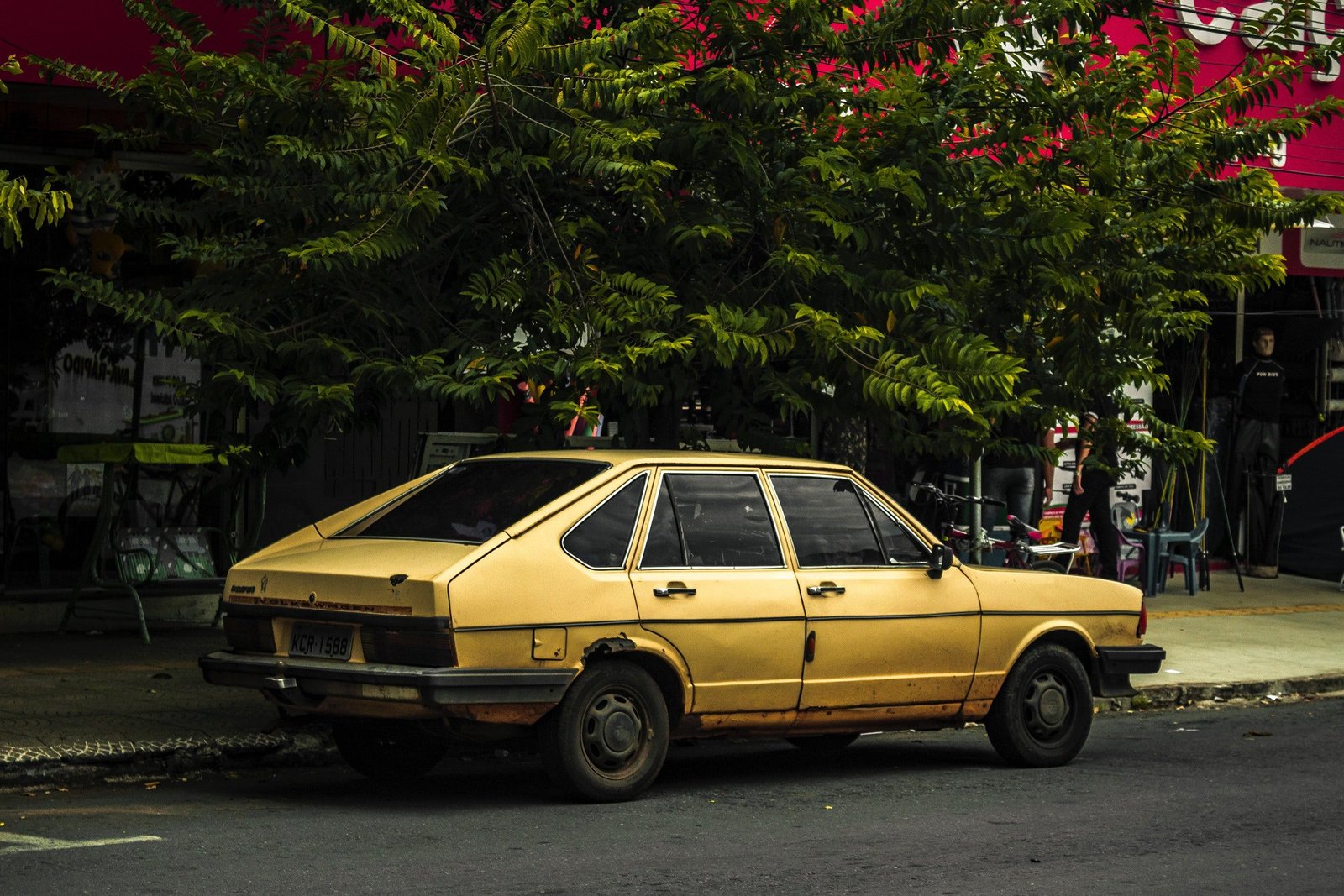 broken car